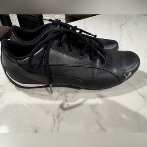 Puma Men's Black and White Sneakers